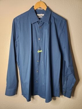 Calvin Klein Men’s Blue Long-Sleeve Dress Shirt